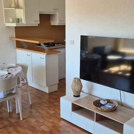 Apartment Port Richelieu 120, T3 Petite Vue Port, Piscine, Parking Agde